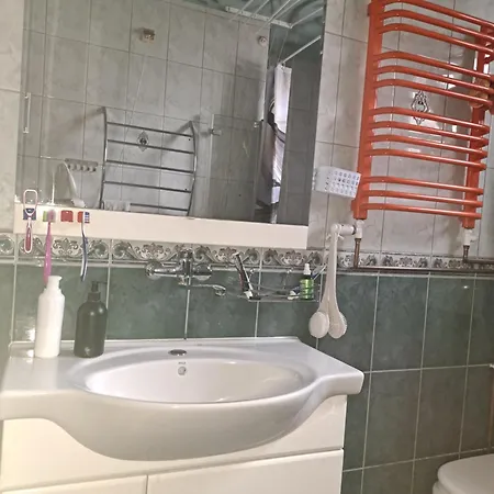 W Domu Z Oranzeria I Sniadaniem *