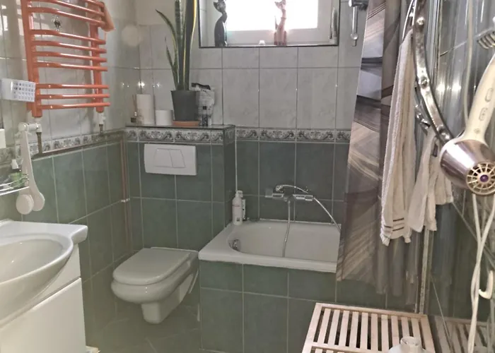 W Domu Z Oranzeria I Sniadaniem Розкішний намет *